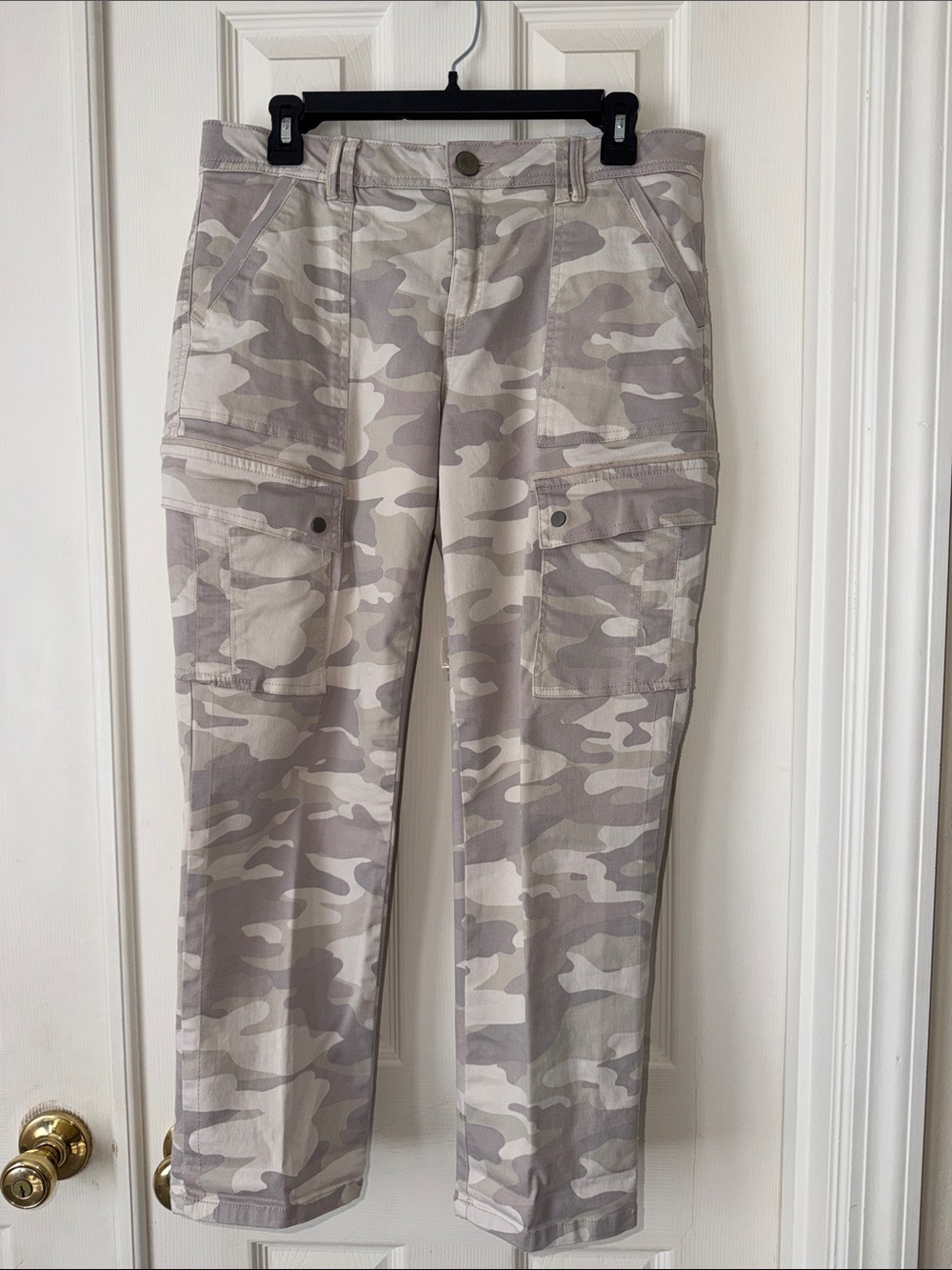 Democracy “Ab”solution Women's Beige Grey Camo Cargo Pants-Sz 8